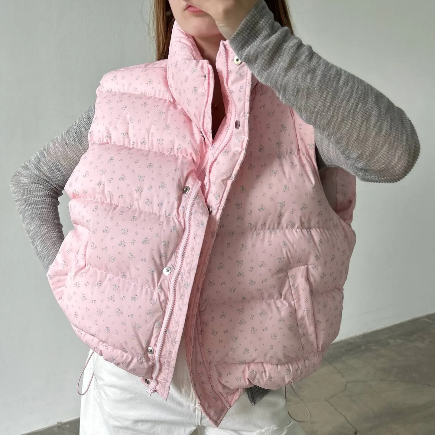 新しいノースリーブ花柄パッド入りジャケット、女性用、冬に暖かく、快適で軽量、ファッショナブルでトレンディなパン服