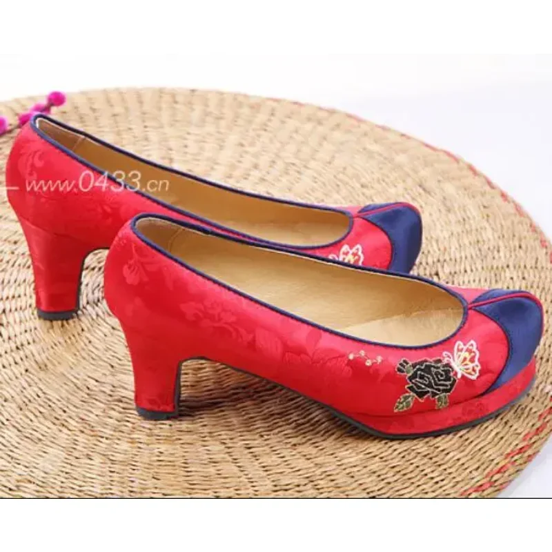 Korean Hanbok Shoes Women Spring High Heel 7CM Red Tradition Embroider Vintage Hanbok