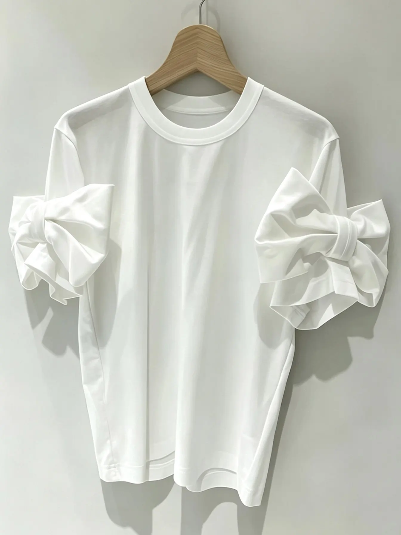 Japanese Bow Sleeves Crew Neck Short Sleeve T-Shirt Women Black Round Neck T Shirt with 3D Big Bow Decor on Sleeves