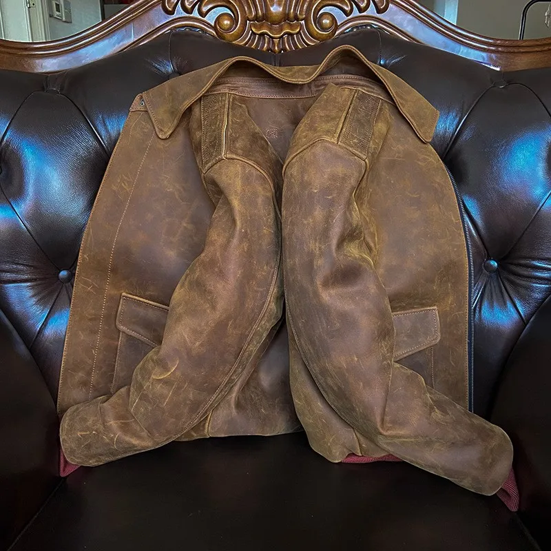 The leather wallet can overcome thick and heavy weights be wrapped in short pure cowhide