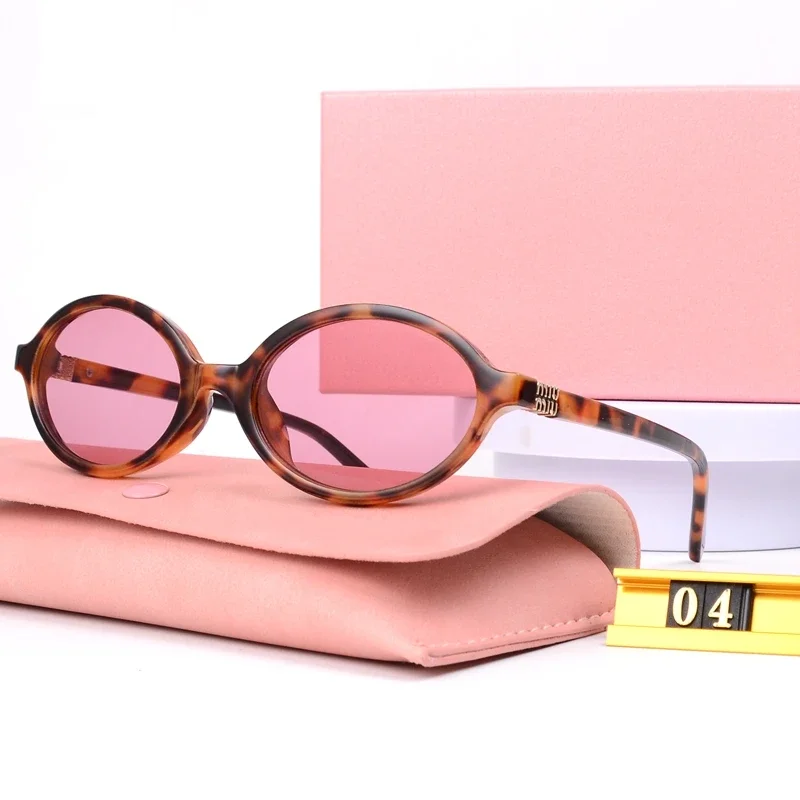 

‌2025 New Women's Retro Round Tortoise Sunglasses UV400 Protection, Vintage Oval Frame Cat Eye Driving Glasses Beach Travel