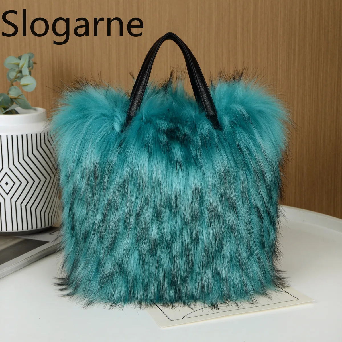 European American Faux Fur Handbag Women 2026 Luxury New Design Raccoon Fur Tote Bag Ladies Large Capacity Fluffy Messenger Bag
