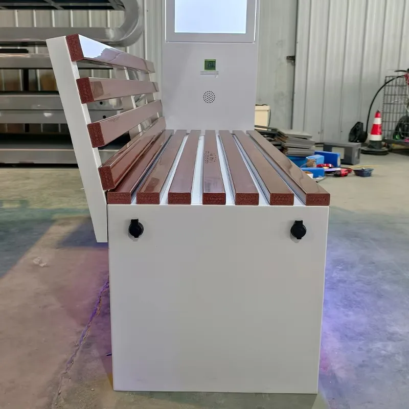 Mobili da esterno Panca solare intelligente Panca da giardino per parco solare con ricarica wireless e altoparlante Bluetooth