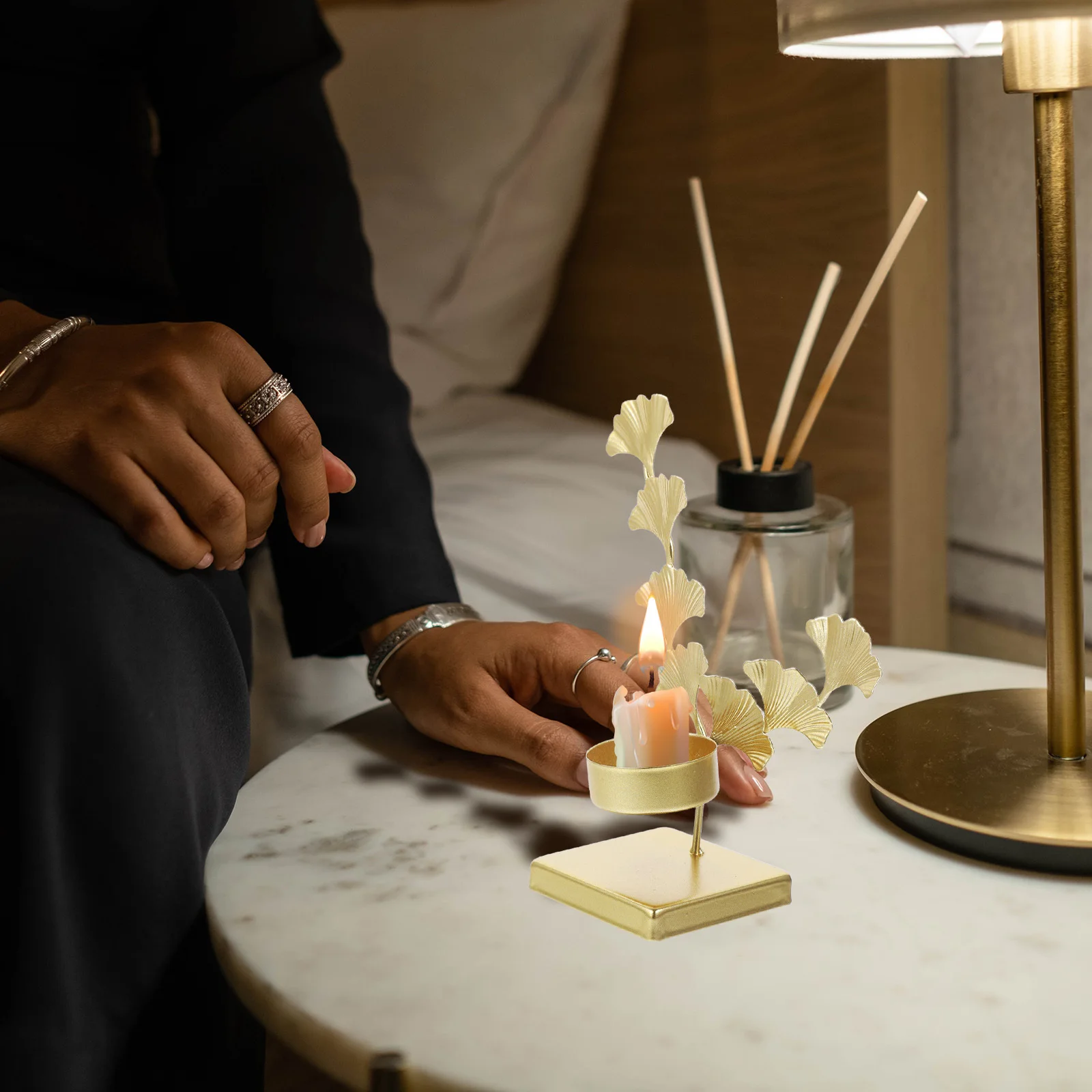 

Vintage Leaf Stand Metal Taper Holder Desktop Decorative Candlestick Holder for Wedding Party Home