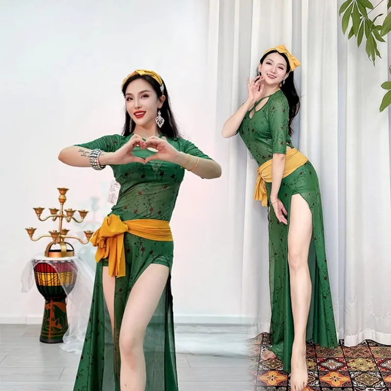Abito da pratica per costume di danza del ventre personalizzato Fondo verde Retro Piccola rosa stampata Abito in rete Baladi Folk Robe Abito lungo 4 pezzi