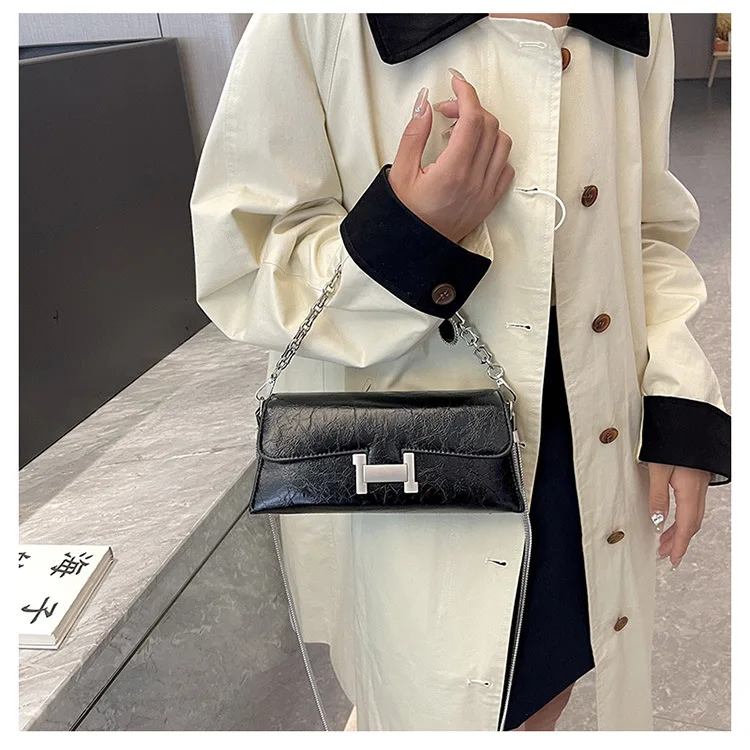 

‌ Новинка 2023 года, женская квадратная сумка - однотонная минималистичная сумка через плечо с ремешком-цепочкой, повседневная маленькая сумочка-мессенджер ‌