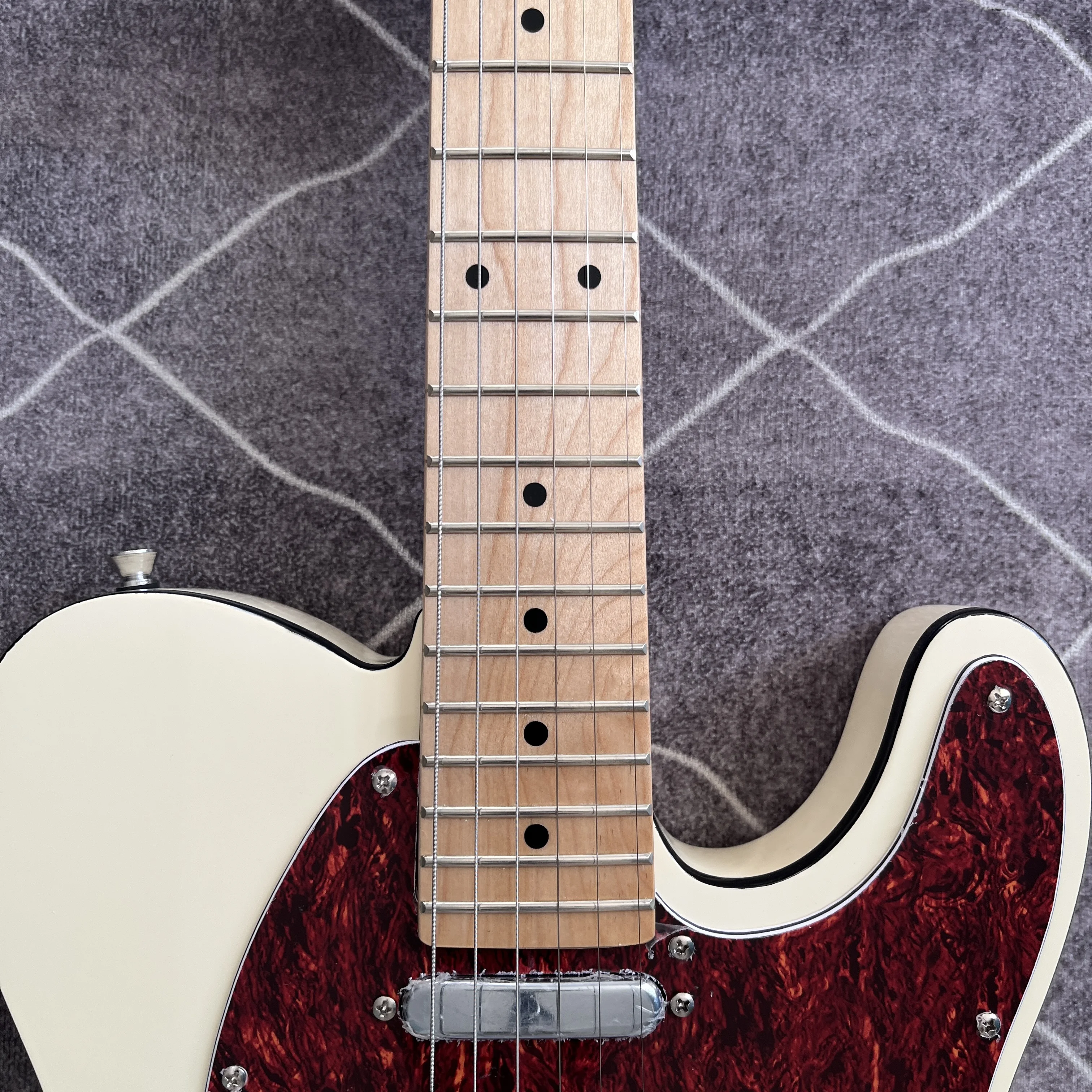 TELE Electric Guitar Mahogany Solid Body, Maple Neck, Maple Fingerboard, Red Pearl Pickguard, 6 Strings, 22 Fret