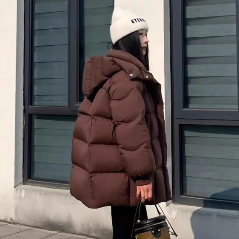 سترة نسائية قصيرة للأسفل 2025 شتاء جديد وصول ركاب نمط عصري مقنع معطف سميك دافئ