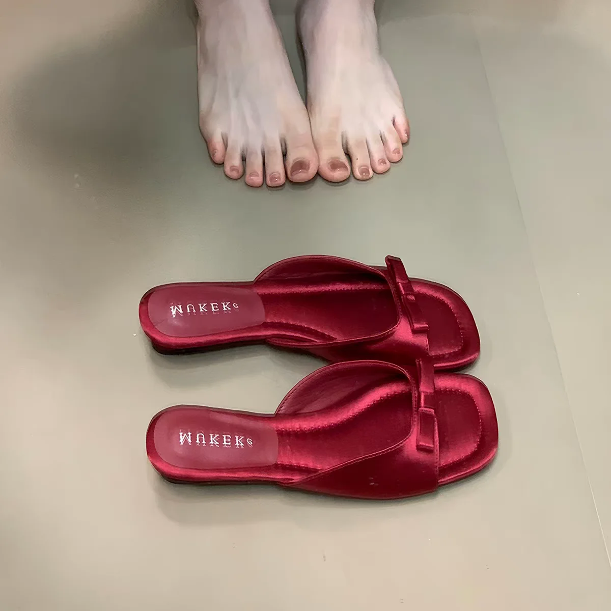 

Сандалии на танкетке с квадратным открытым носком, атласные, во французском стиле, с бантом, для удлинения ног, вечерние, под юбку