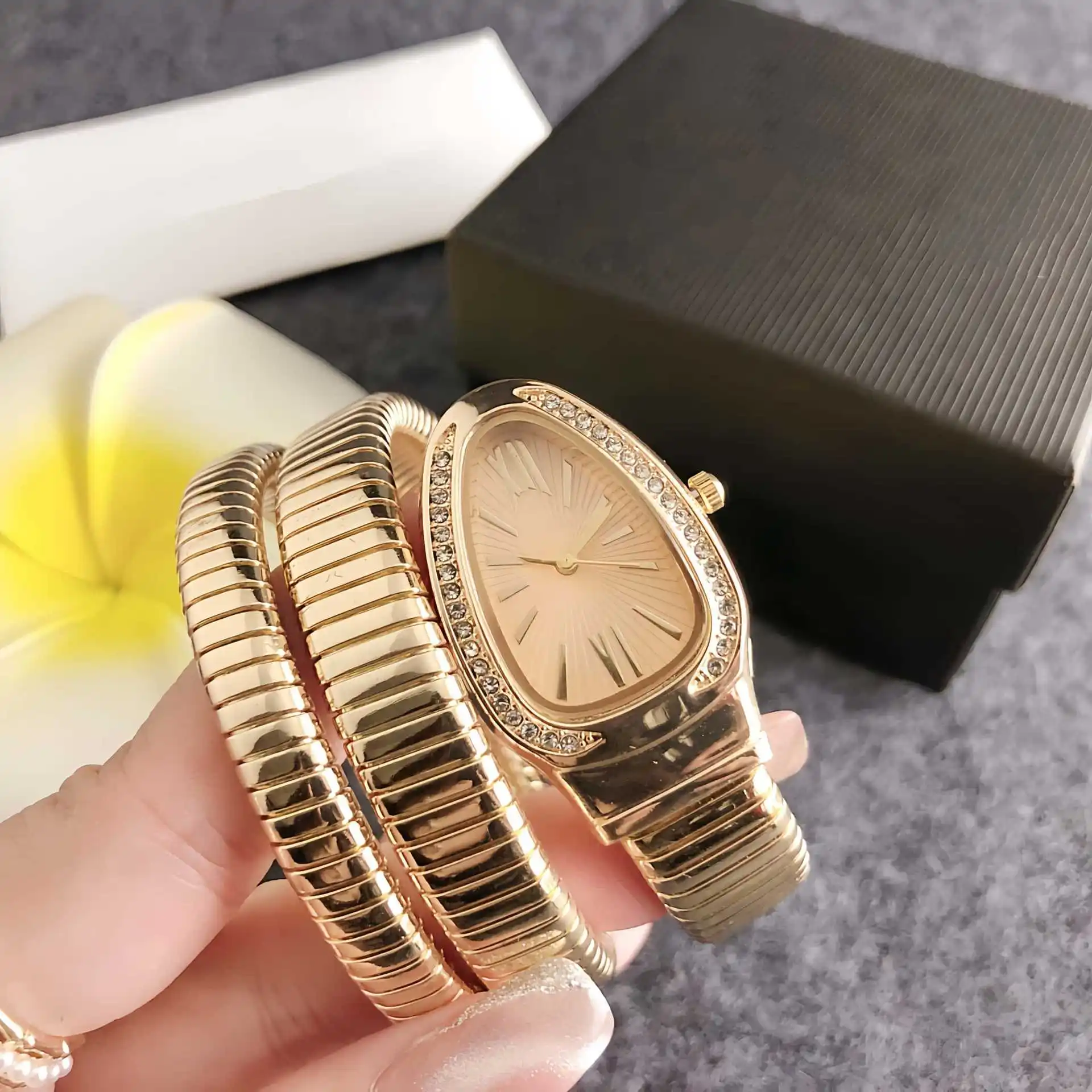 Women Snake Double Wrap Bangle Watch Crystal Bezel Sunburst Dial Flexible Stretch Metal Band Luxury Dress Quartz Wristwatch