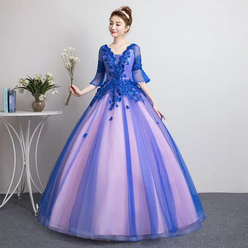 Mid Sleeve V-neck Wedding Dress With Appliqu É D Bridal Ballroom Style Dress Princess Party Palace Fluffy Dress Customized