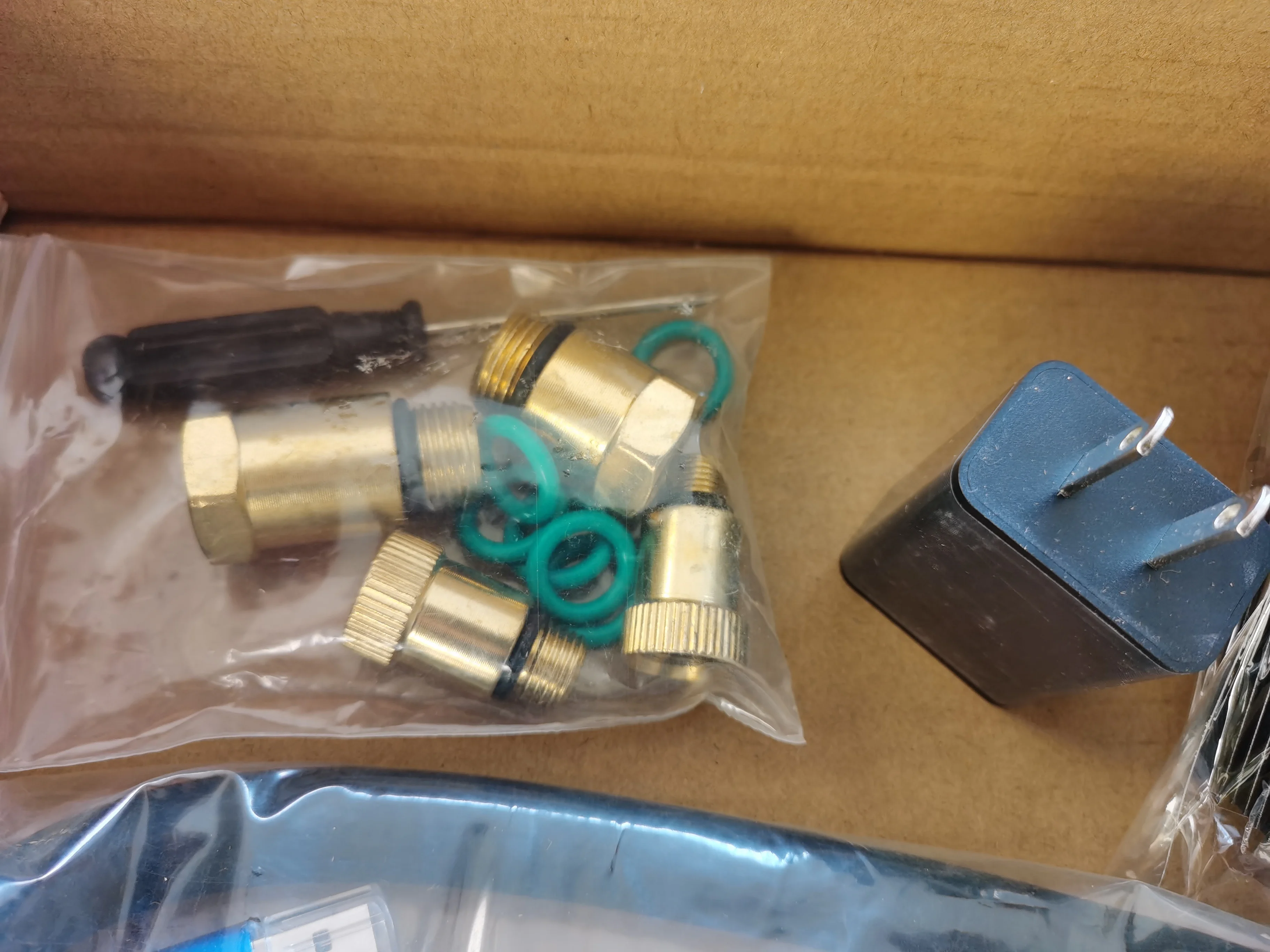 New Automotive Pressure Transmitter Analyzes Automotive Pressures Including Cylinder Compression Intake Manifold Vacuum JH APT-1