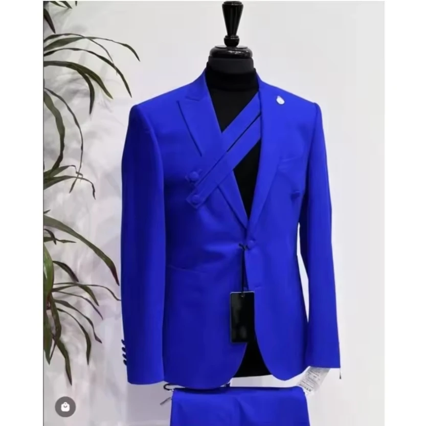 ชุดสูทผู้ชายดีไซน์ล่าสุด พร้อมเข็มขัดคาดอก ทรงเข้ารูป 2 ชิ้น ปกแหลม ชุดเจ้าบ่าวงานแต่งงาน ชุดลำลองผู้ชาย ชุดทักซิโด้สำหรับงานพรอม เสื้อเบลเซอร์และกางเกง