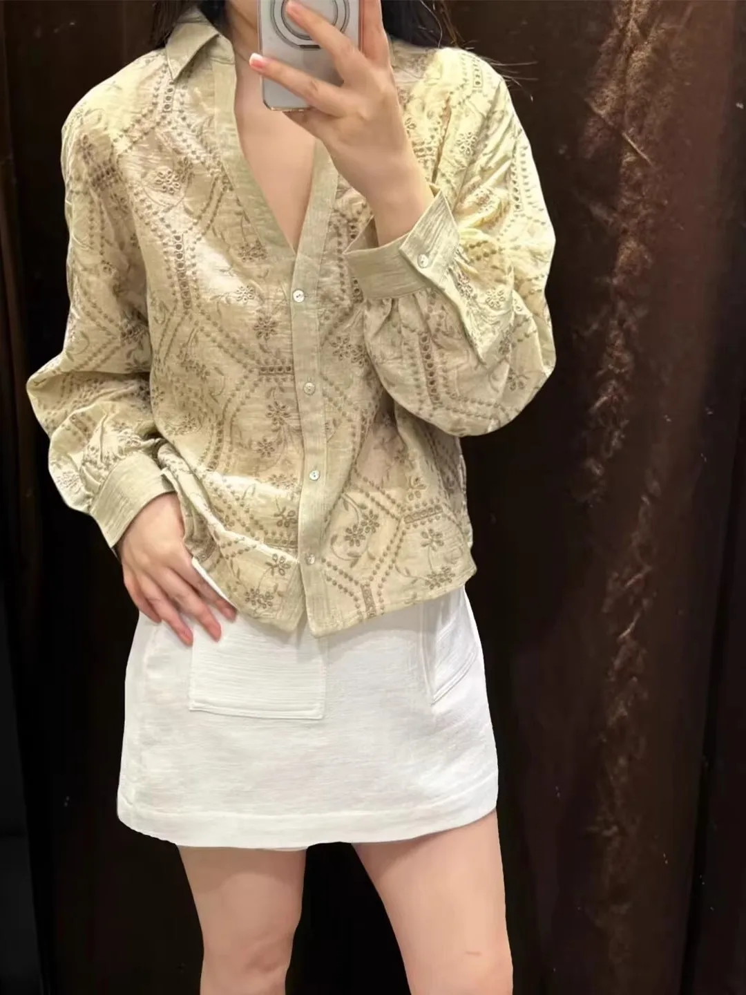 

Sweet Holiday Sle Retro Long Sve Collared V-Ne Hollow out Embroidered irt Top Casual Loose Fit Pure Cotton Spring 2026