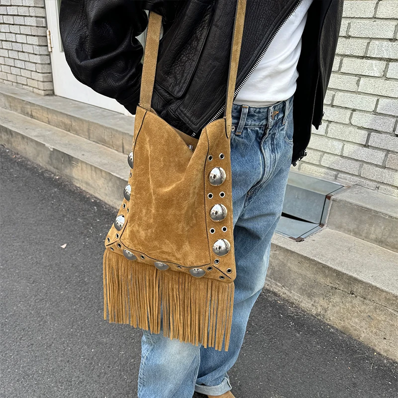 

Rivet Tassel Messenger Bag Brand Design Light Luxury Retro Frosted Suede Personality High Quality Highend Shoulder Messenger Bag