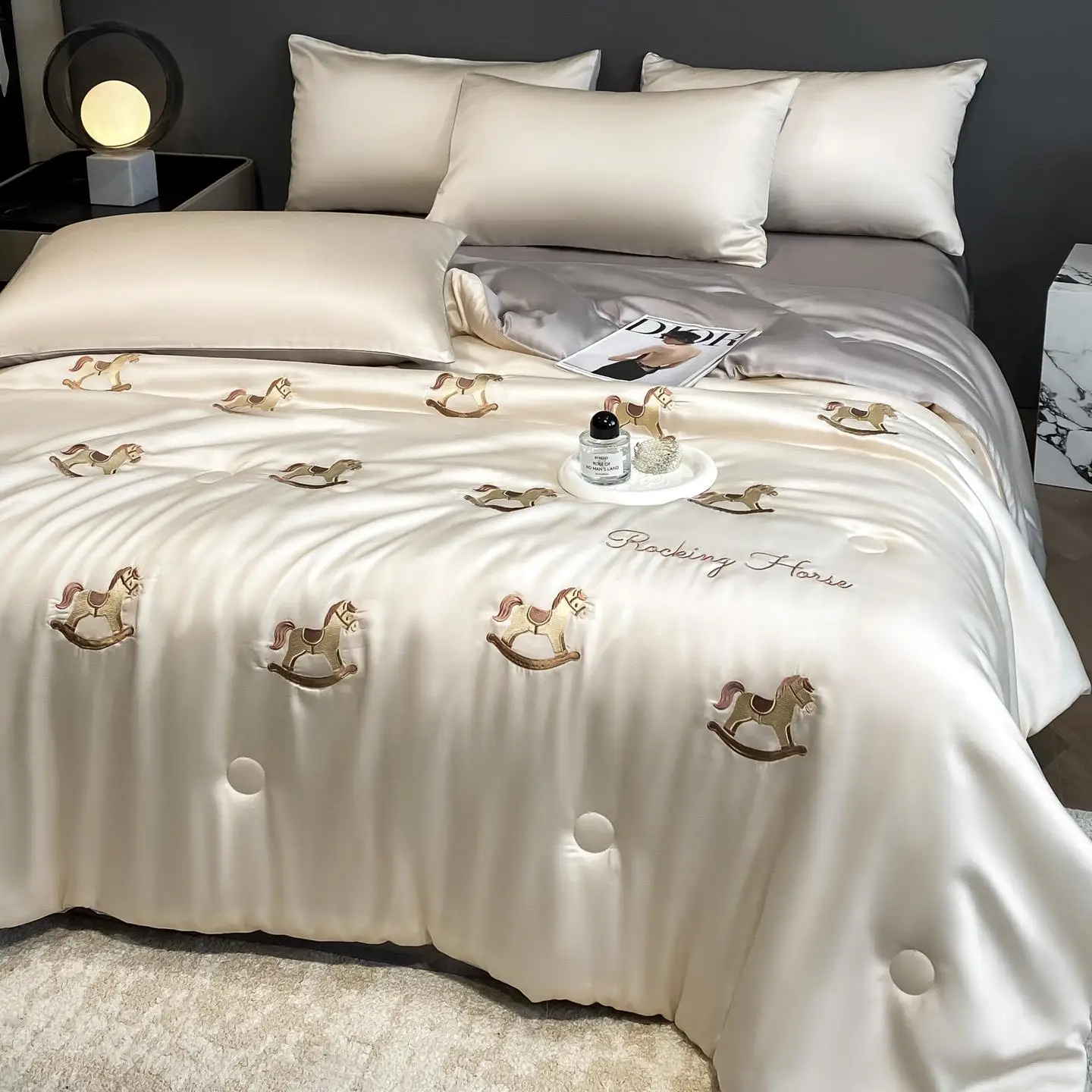 Simple Ice Silk Washable Summer Quilt Set Four-Piece Lightweight Luxury Cooling Quilt Bedding for Summer Machine Washable