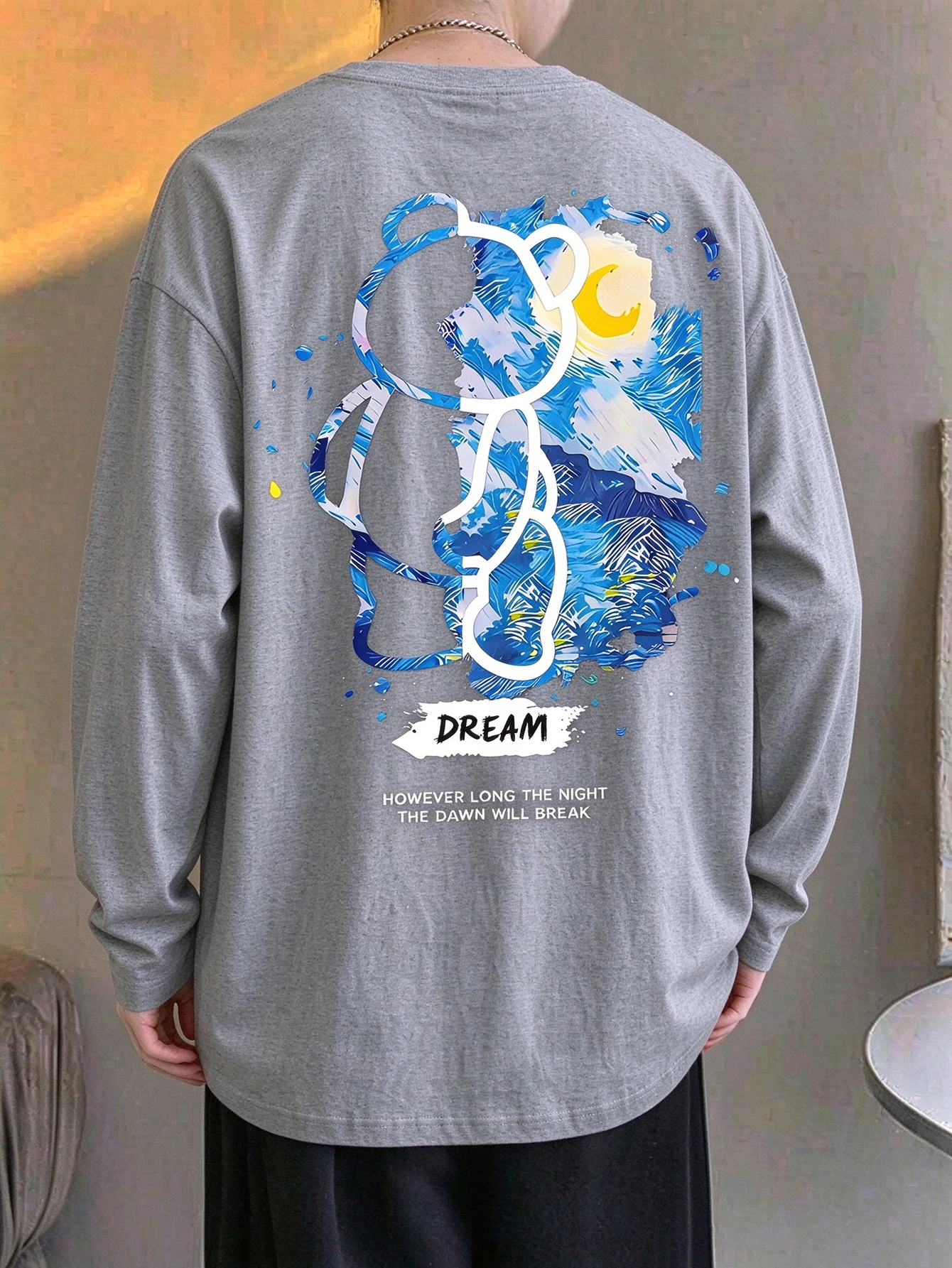 Camiseta de manga comprida unissex com estampa de urso e letras, estilo urbano, casual, oversized, roupa masculina.
