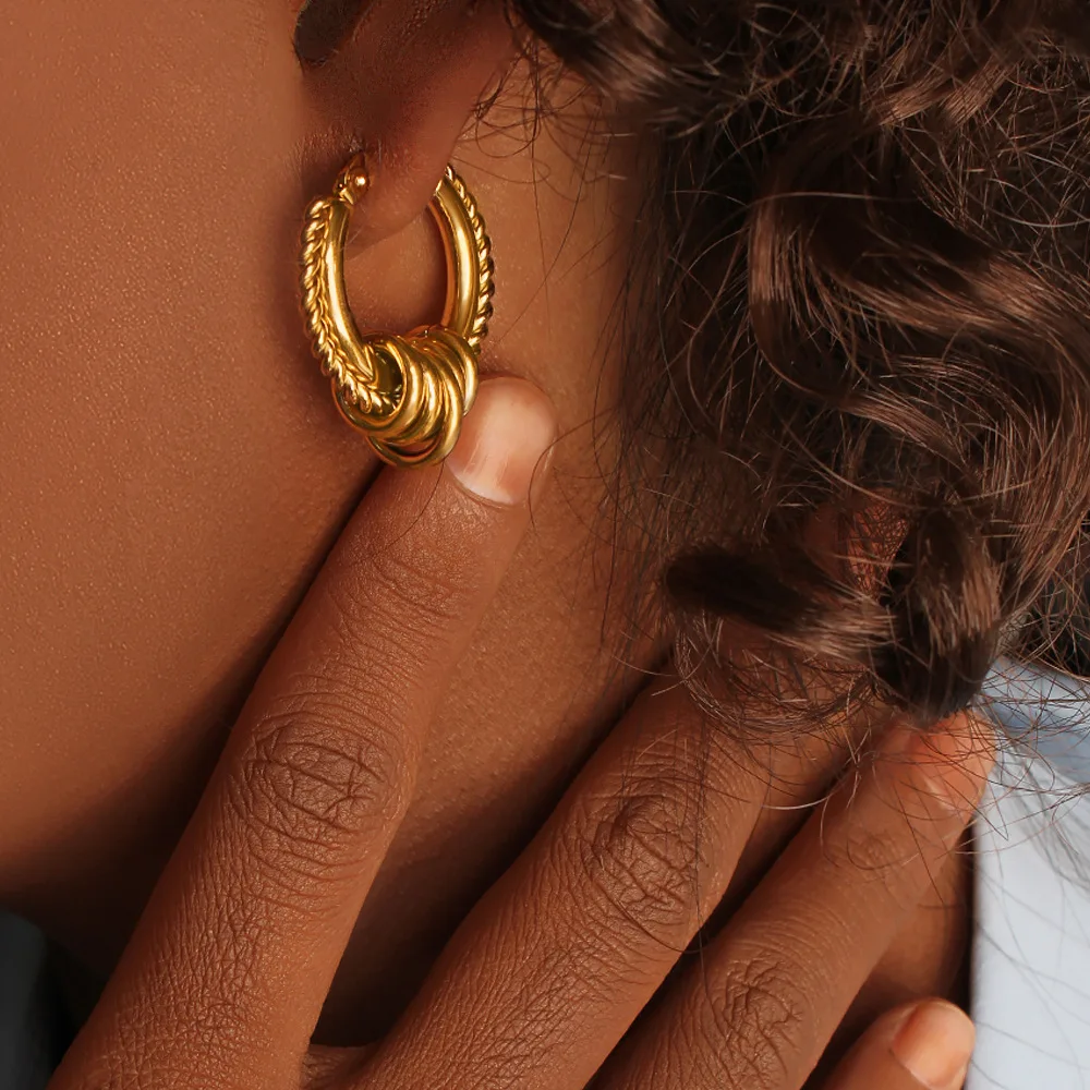 DIY accessories Spring new fashionable personalized twist round earrings simple layered small circle buckle titanium steel elega