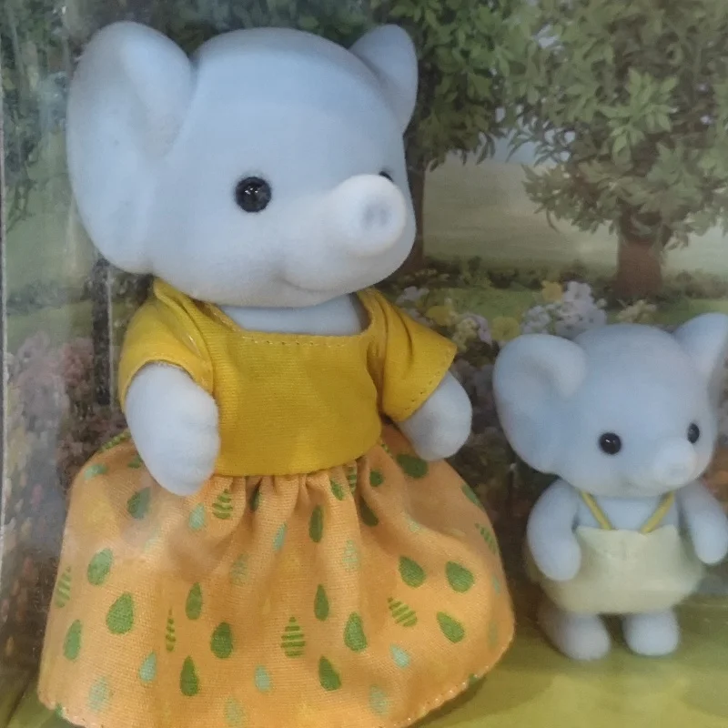 シルバニアファミリー カリコクリッターズ 女の子向けおもちゃ ミニチュアアニメフィギュア 人形 子供のおもちゃ 誕生日プレゼント 象の家族