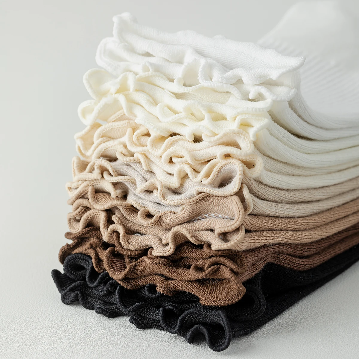 5 أزواج من الجوارب النسائية القطنية للفصول الأربعة بلون سادة وبسيط بحافة أذن عصرية على طراز الكلية مريحة وقابلة للتنفس #4