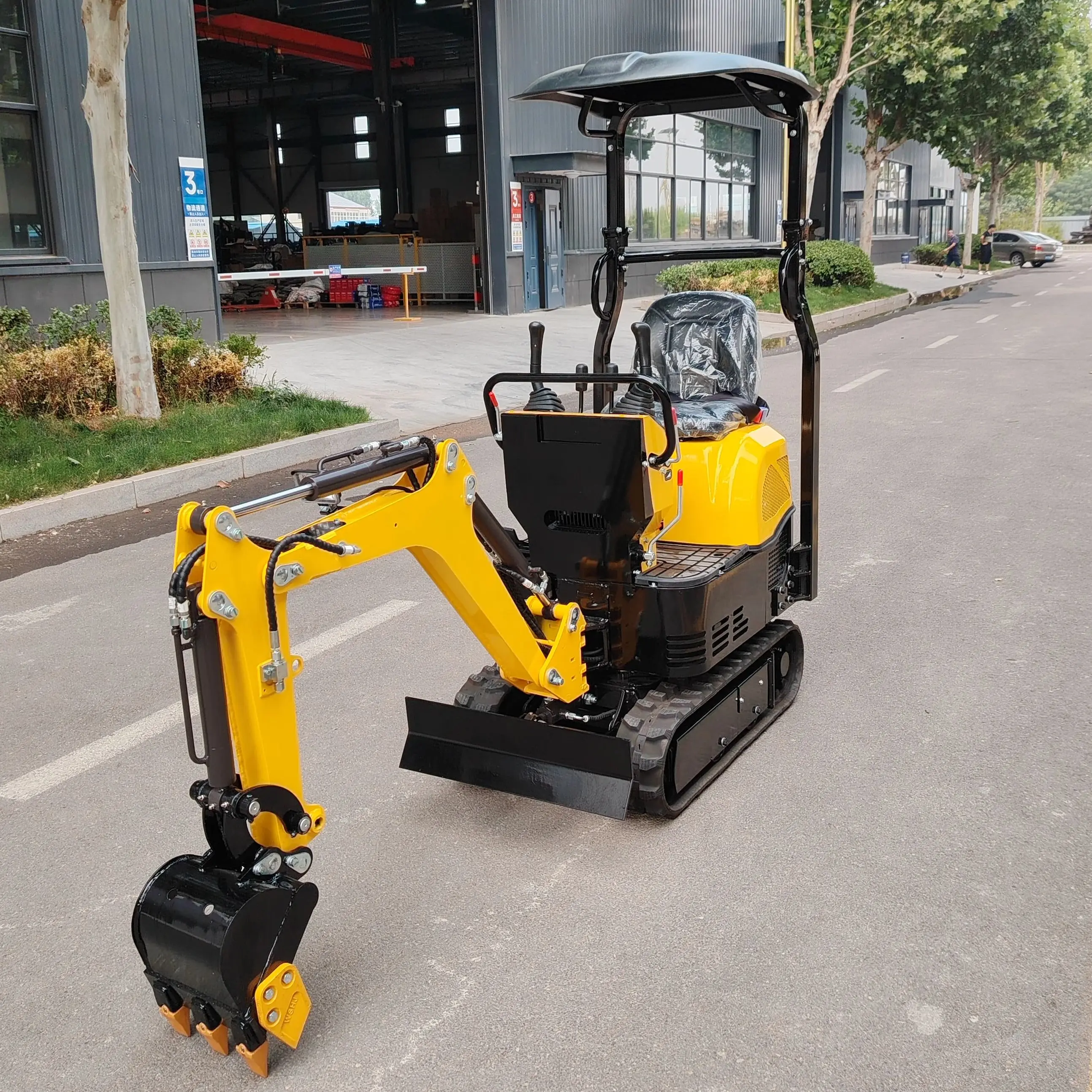 

High quality mini excavator suitable for garden farm park construction site small trench digger 13.5 hp engine