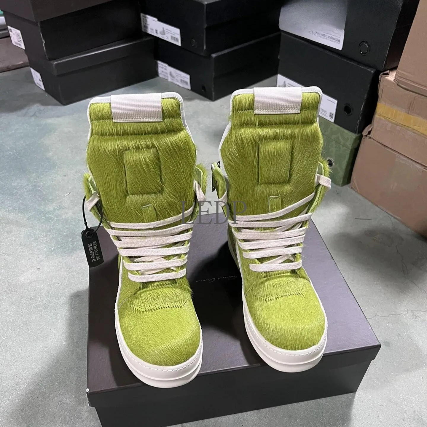 

Brand New Grass Green Horsehair Casual Furry Shoes Men High Quality Design Fur Ankle Boot For Women Luxury Designer Flat Sneaker