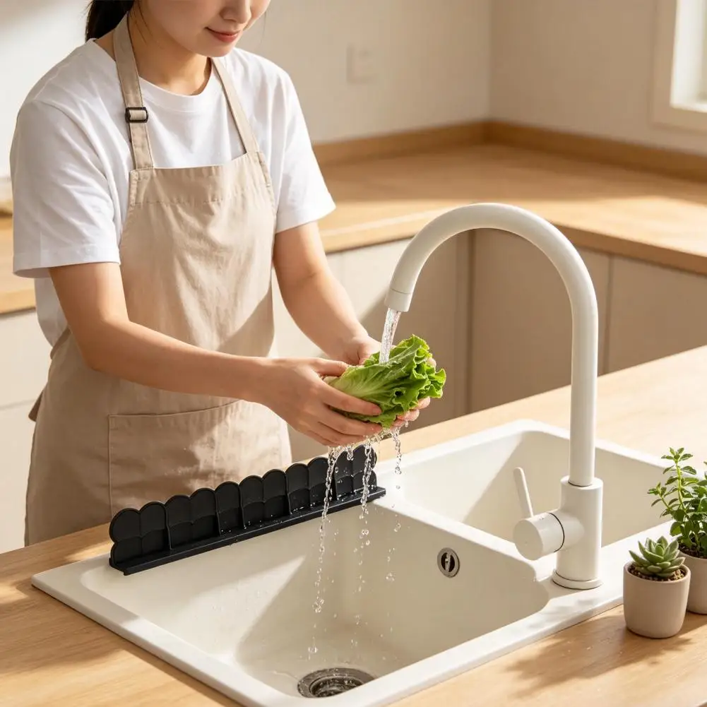 Waterproof Sink Splash Shield Silicone Sink Splash Guard Non-slip Water Protector Reusable Kitchen Countertop Edge for Sink