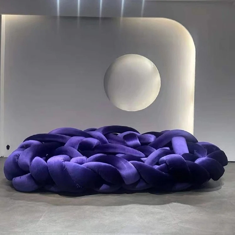 Italienisches nordisches Designer-Luxussofa mit kreativem Gastwicklung und gewebtem Python