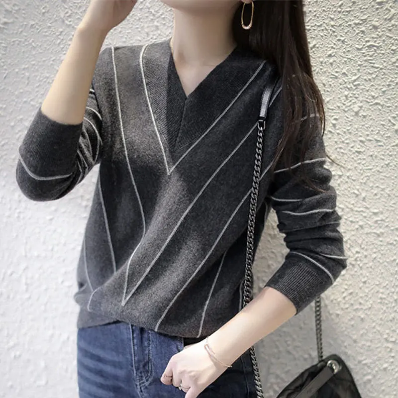 Fashion V-Neck Striped Knitted Sweaters Female Clothing Korean 2023 Spring Autumn Casual All-match Long Sleeve Straight Jumpers