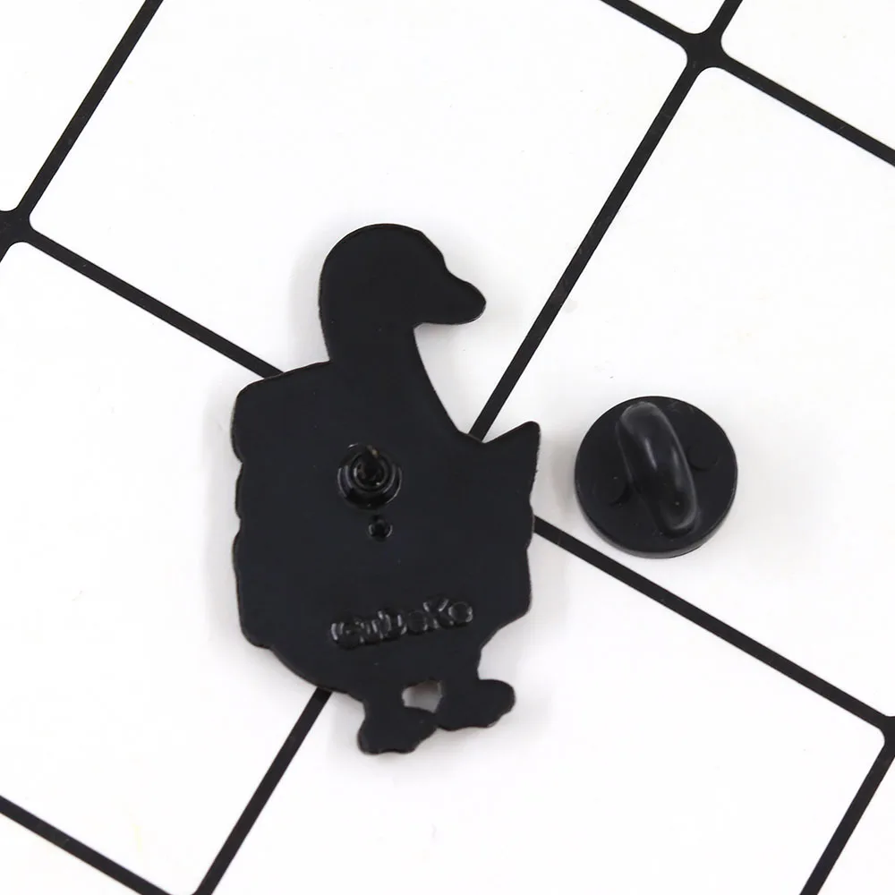 Niedliche Reisegans Emaille-Pin, Rucksack-Ente mit Karte, Brosche, Wanderabenteuer-Tier-Abzeichen, Kreativer Ansteckpin, Geschenk für Reisende – Detail 3