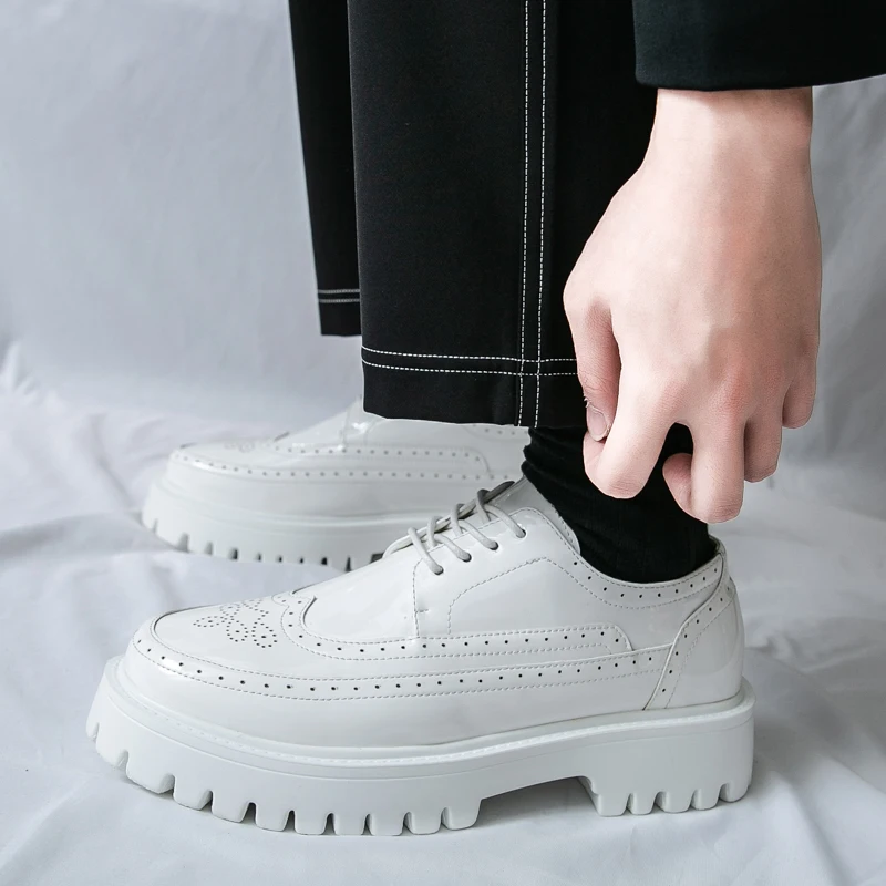 

Quality Rubber Non Slip Sole Lace Up Oxford Shoes Luxury Brand Classic Brogue Shoes Thick Soled Comfort Men Leather Casual Shoes