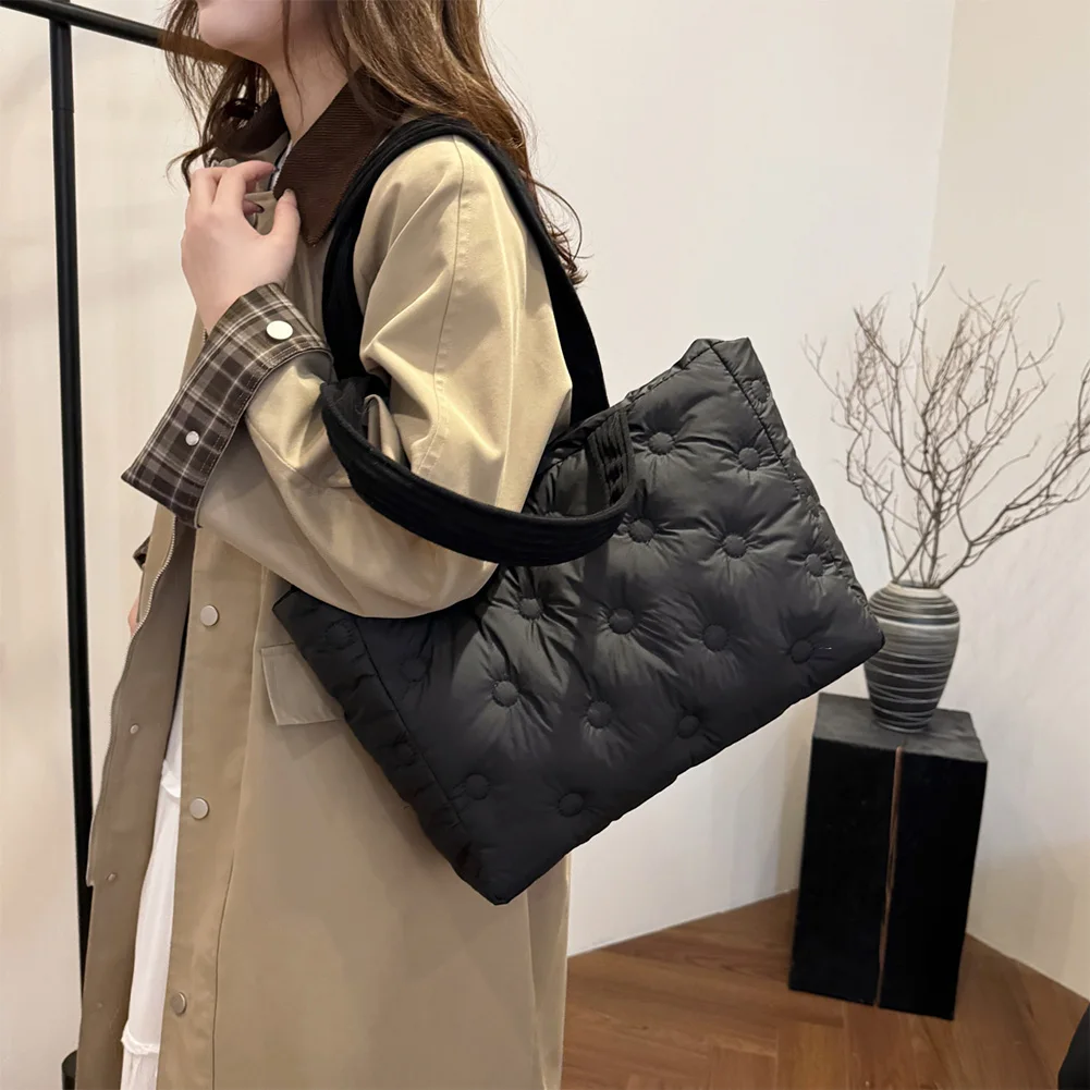 Women Fashion Shoulder Bag Simple Carrying Bag Zip Closure Simple Shoulder Purse Soft Commuting Bag Outdoor Travel Bag