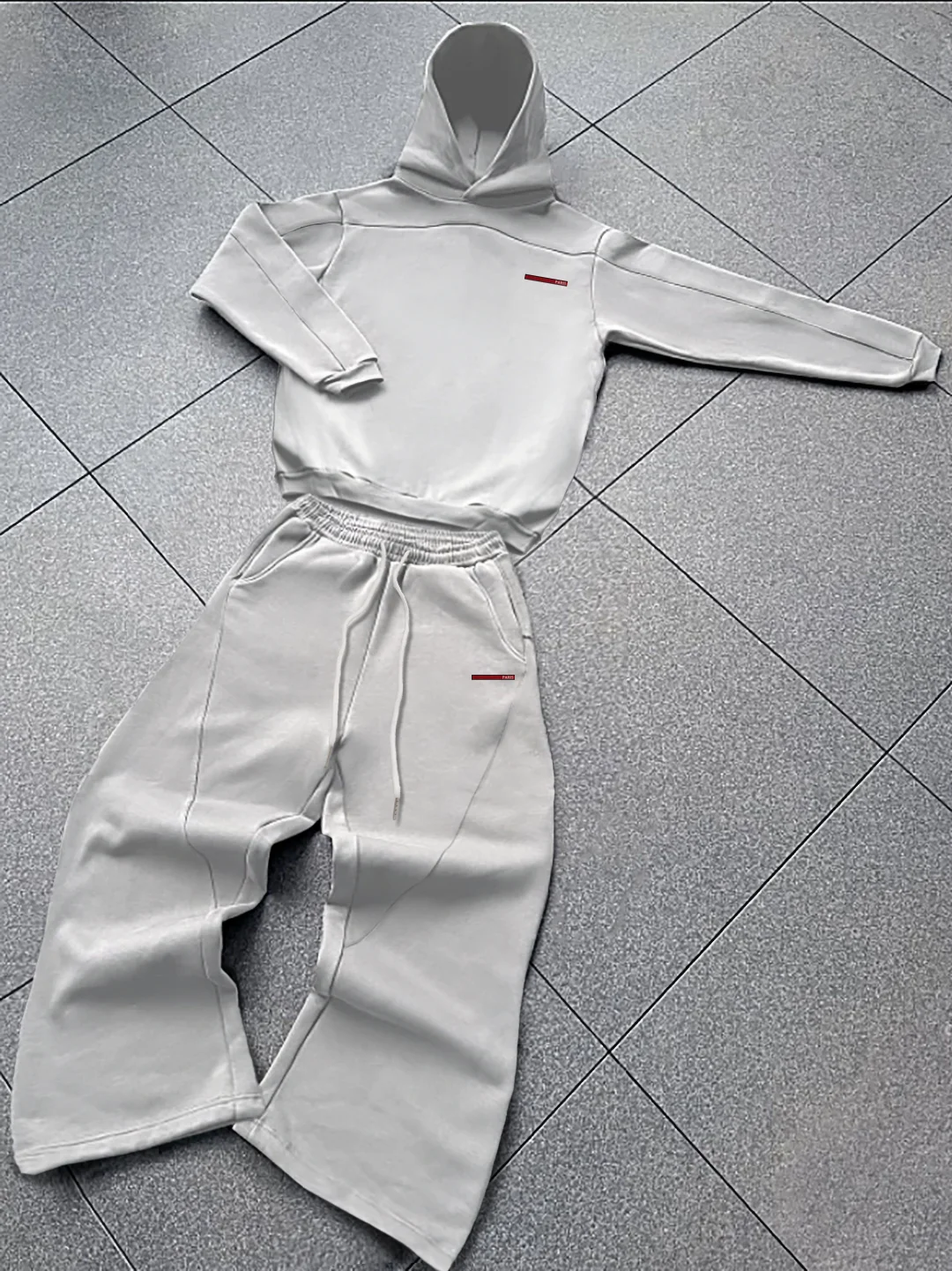 Men's Street Style Outfit, Long Sleeve Hooded Sweatshirt & Drawstring Pants with Minimalist Red Stripe Graphic for Leisure