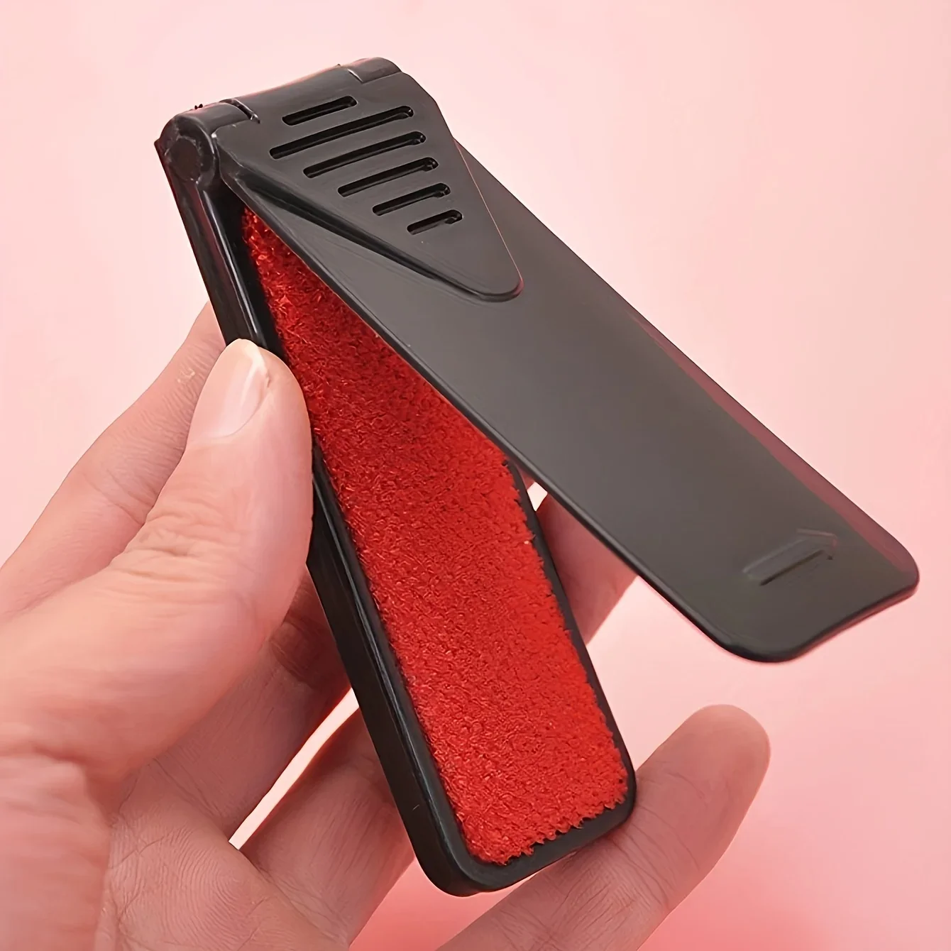 Portable Clothing Brush, Clothing Cleaning Folding Brush Rotating Brush for Sweater And Home Cleaning - No Battery Required