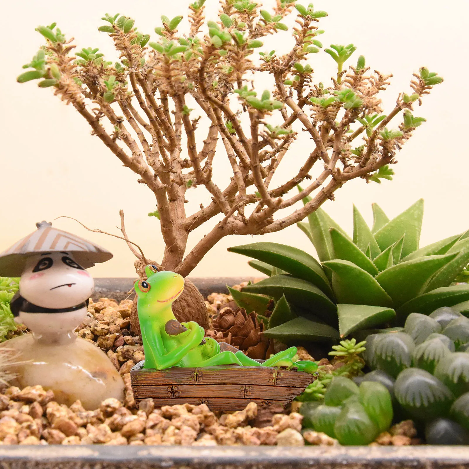 1Pcs Resin Frogs Desktop Decor Handcrafted Garden Sculpture for Home Office Desk Tabletop Adornment Mood Booster Gift Idea