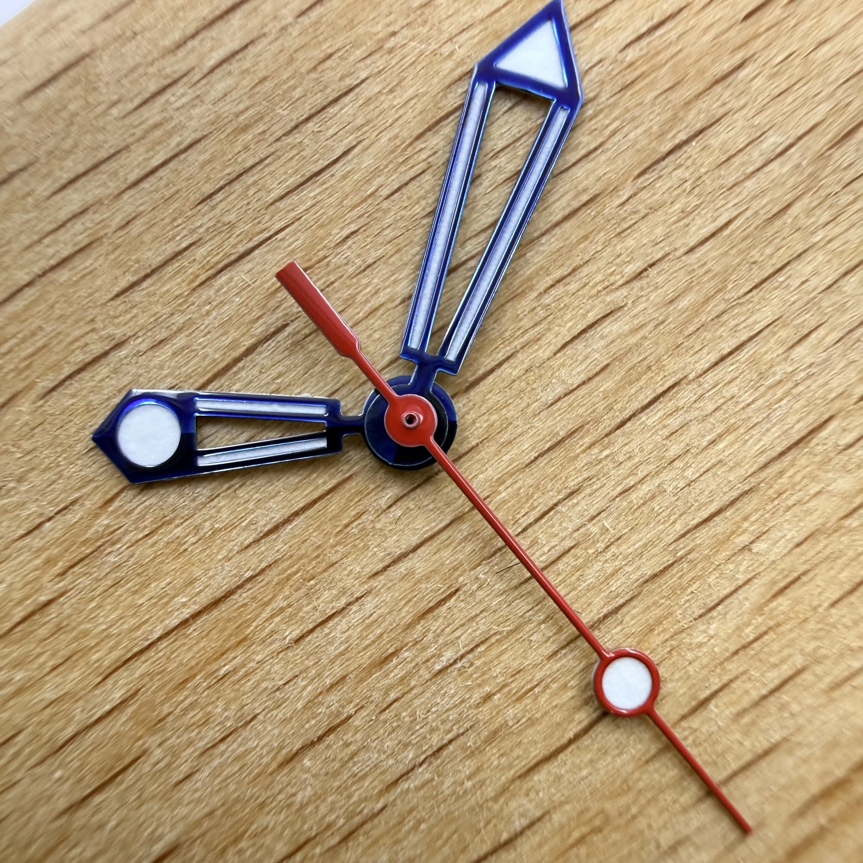 VH31 Watch Hands 3Pcs Silver Blue Red Skeleton Arrow Style Green Luminous Fit VH31 Quartz Movement Watch Repair Parts
