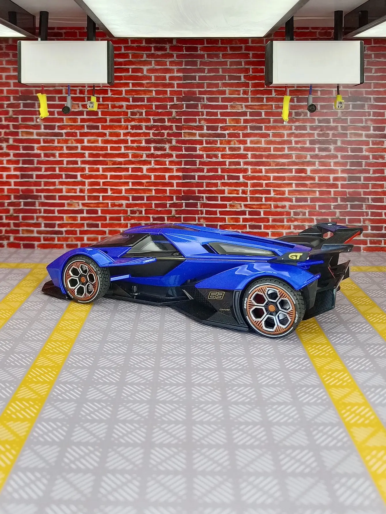 Modèle de voiture en alliage Lamborghini V12, Simulation 1:22, Collection d'ornements, porte ouvrable, son et lumière, cadeau de retour