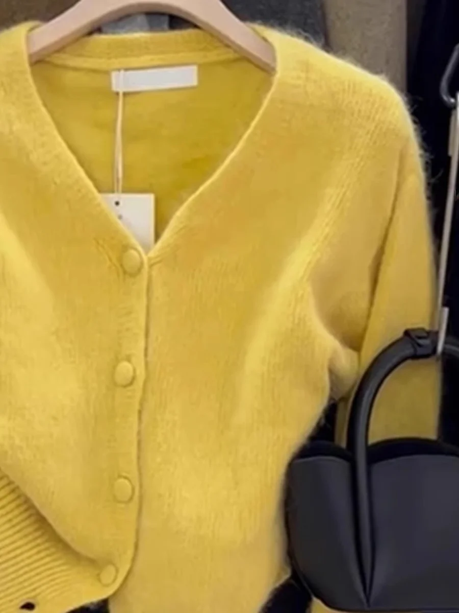 イエローベアベルベットソフトレイジーVネックニットセーターコート女性の秋冬ルーズフィットカーディガン韓国スタイル長袖