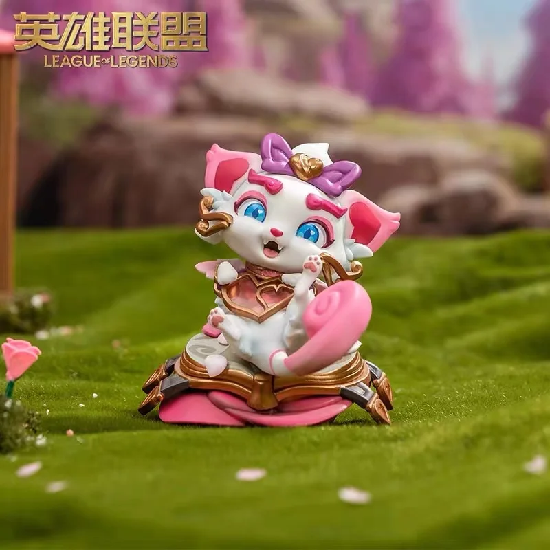 In Stock League of Legends Anime Figure Valentine's Day Limited Soul-searching Cat Yuumi Colorful Suit Limited Collection Model