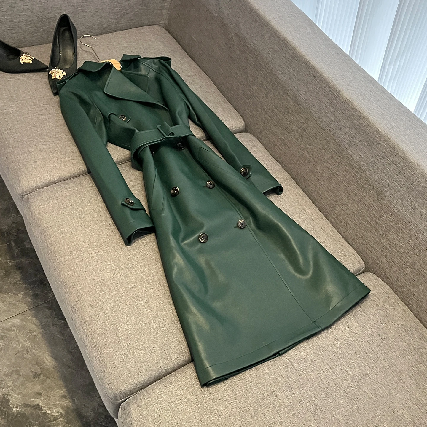 معطف Jaet من الجلد ذو قصة ضيقة وخصر مزدوج الصدر مقاس متوسط الطول CleanFit Sle X635 للشابات من 8 إلى 24 عامًا