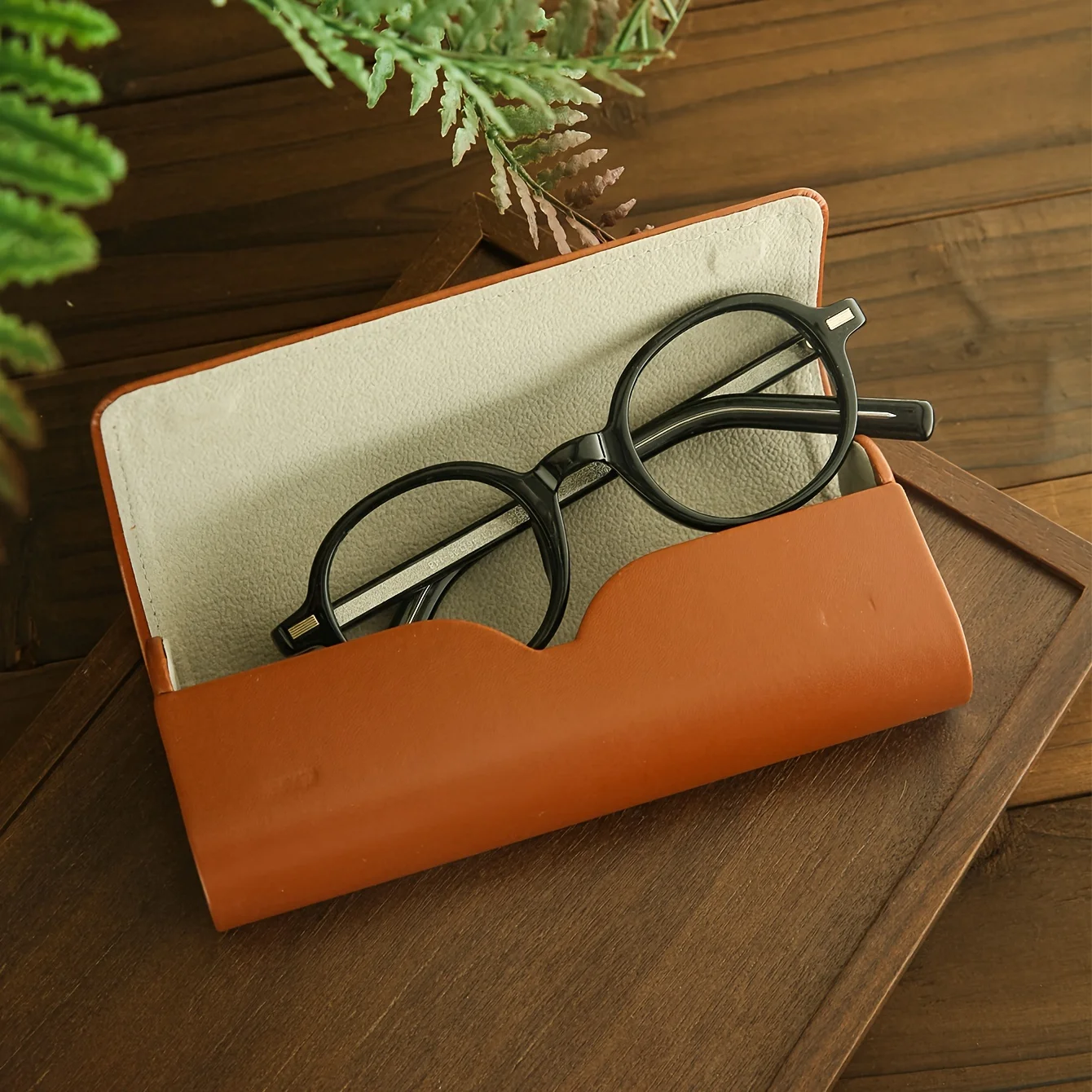 Personalisierte Brillenbox mit Initialen, Vintage, schützend, wasserdicht, Reise-Brillenetui, Leder, für Damen und Herren, Sonnenbrillen-Aufbewahrungsbox – Detail 5