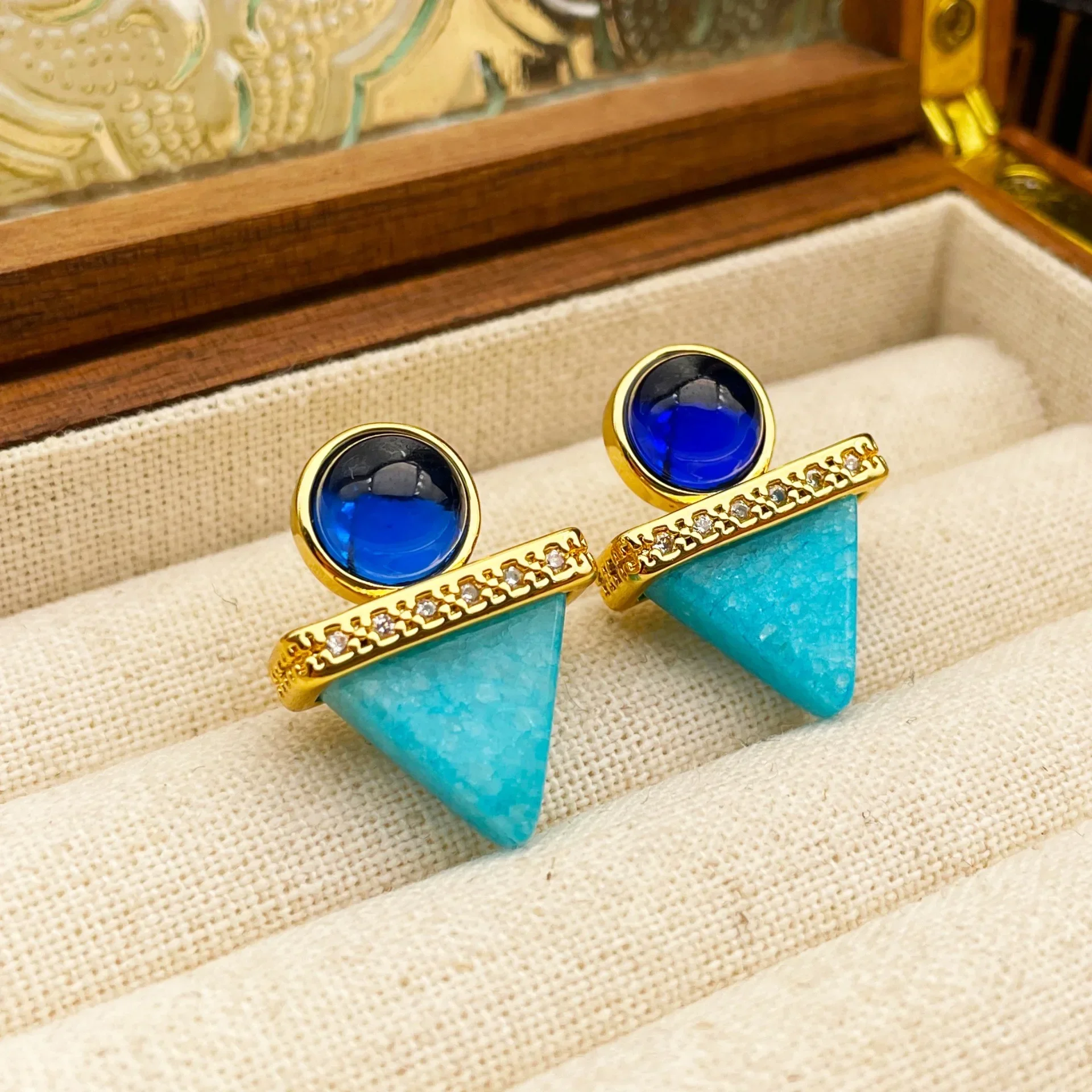 

Blue triangular natural stone high-end court style earrings for women