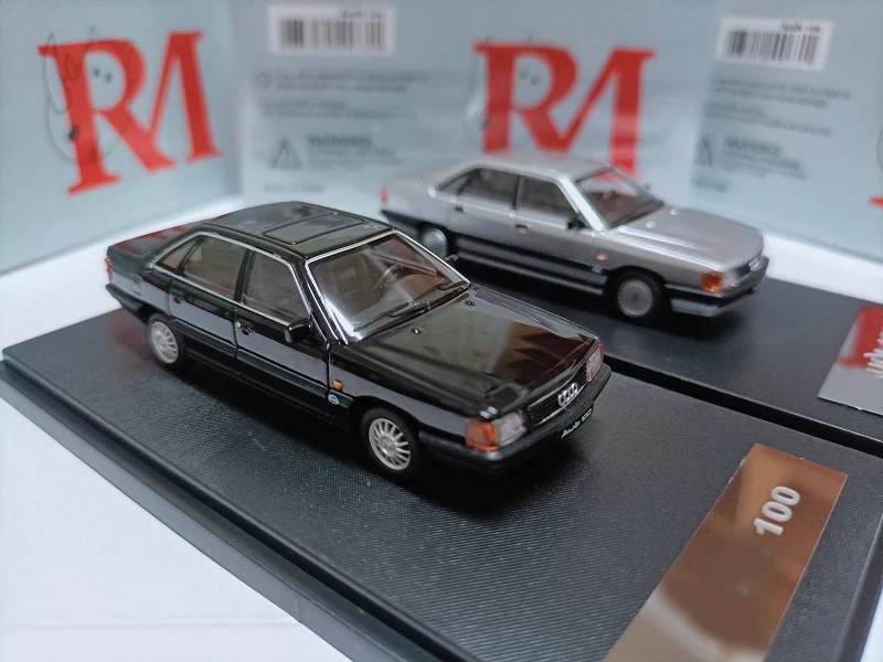 

Модель носорога RM 1:64 100 C3 1989 Серебристый Черный Литая под давлением модель автомобиля