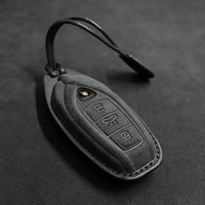 for Lamborghini Urus Key Cover Flipping Case for Huracan Revuelto Aventador Car Keychain Holder Protective Shell