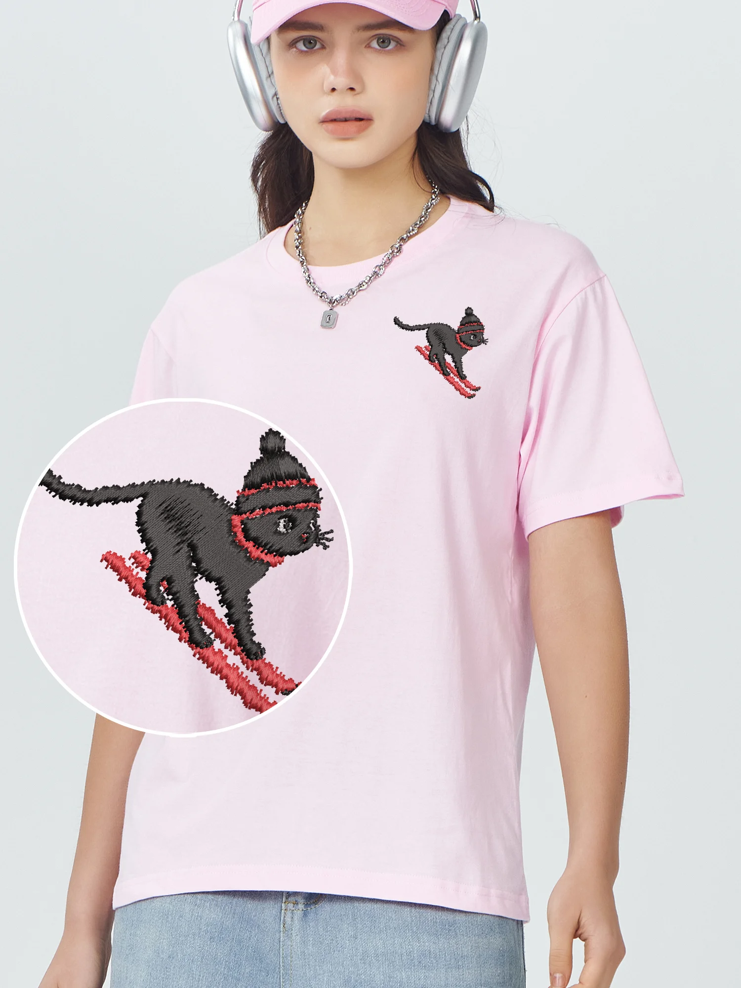 

Cool Black Cat Skiing Embroidered Design Tees Cotton Fashionable Shirts For Men Women High Quality Embroidery T Shirts