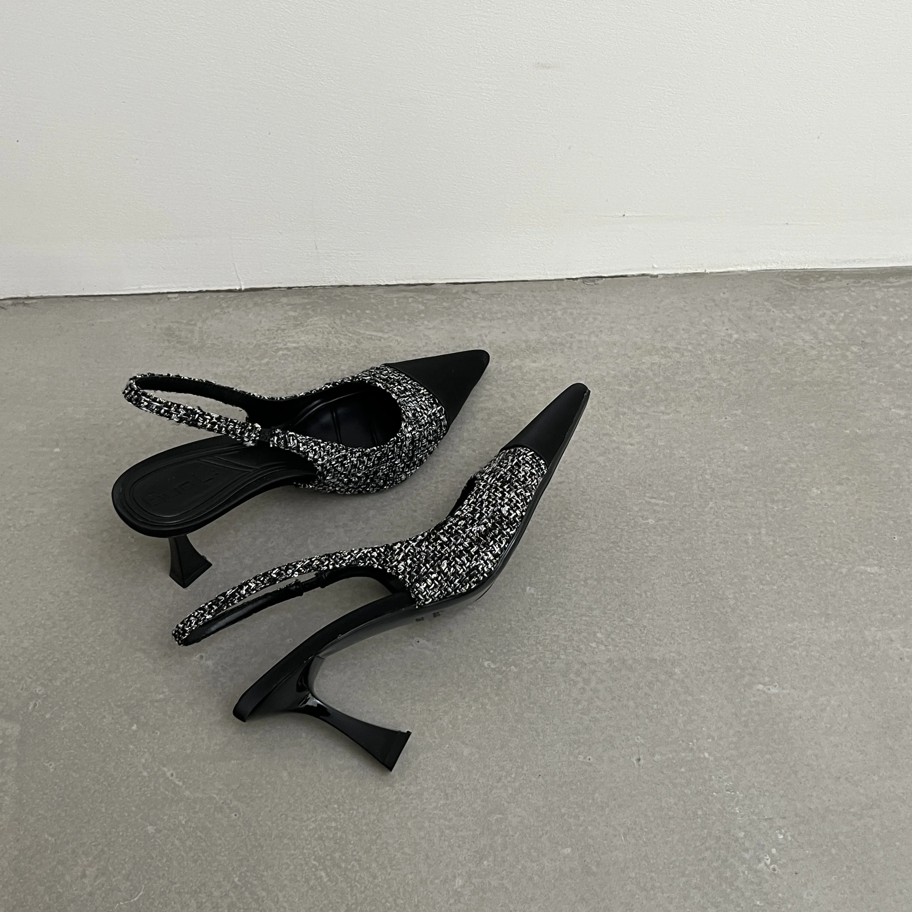 New style pointed-toe fashionable high-heeled shoes for women with thin heels open-back, shallow-cut and suitable foroutdoorwear