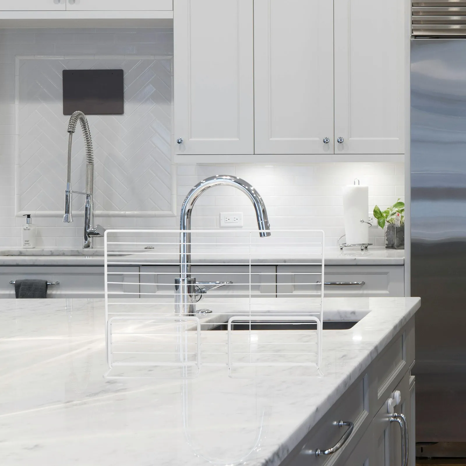 

Heavy Duty Freezer Dividers Metal Fridge Partition Adjustable Refrigerator Shelf Divider for Efficient Space Saving Organization