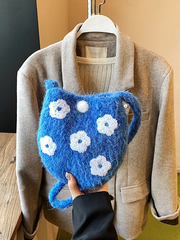 

Женская модная повседневная сумка через плечо с милым цветком, новинка 2024, универсальная шерстяная сумка через плечо для ленивого повседневного использования