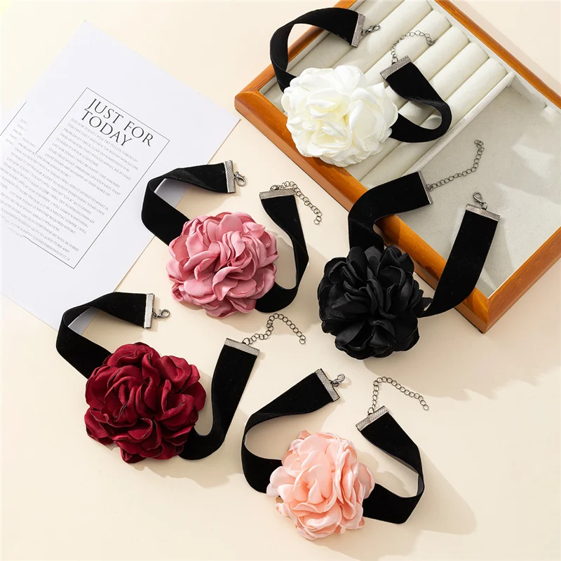 Temperament Romantic Big Rose Flower Necklaces Wide Black Velvet Choker For Women Fashion Neck Jewelry Party Gift Collares