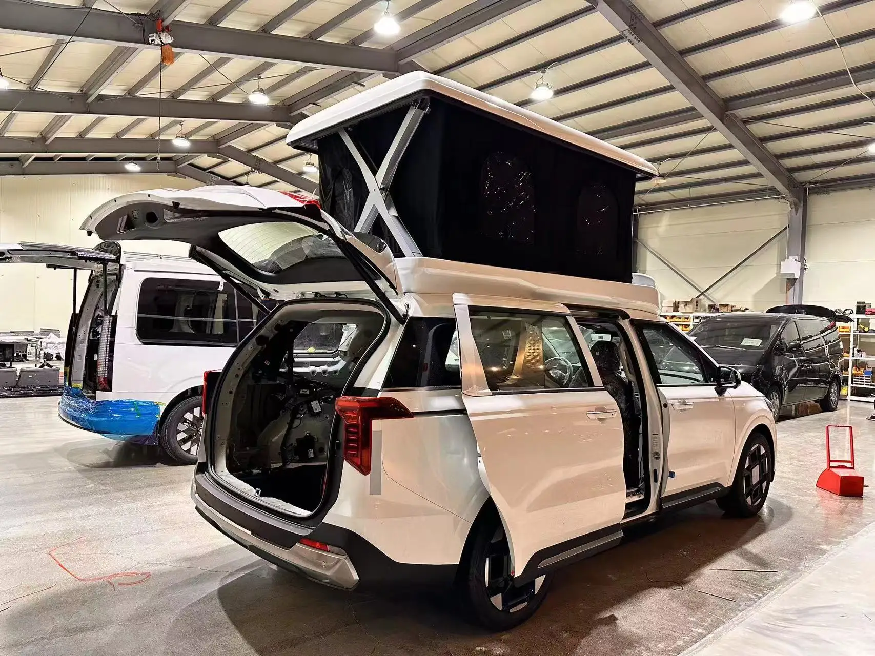 نظام رفع السقف الكهربائي للسقف العلوي Caravan Pop يمكن خفضه باليد 2000N